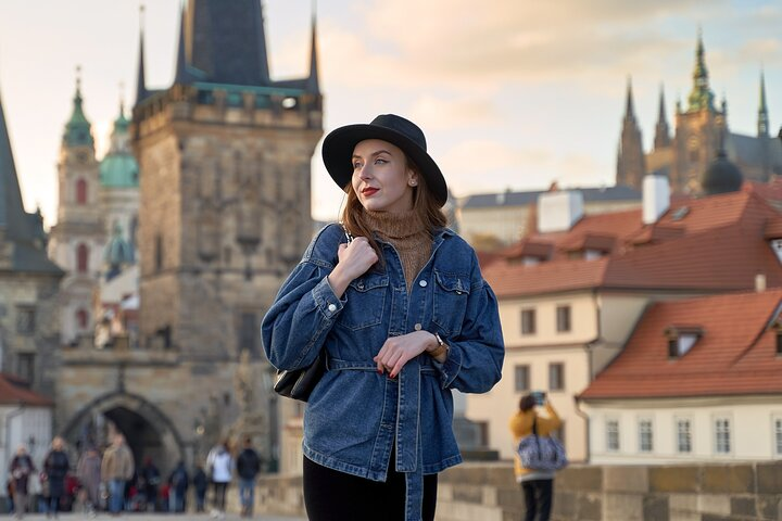 Professional photoshoot at Charles Bridge Prague - Photo 1 of 4